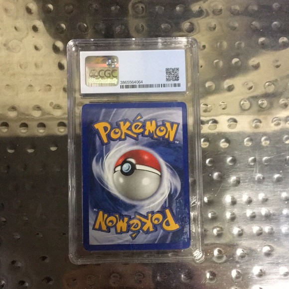 Shuckle Pokémon Card - Neo Genesis 1st Edition